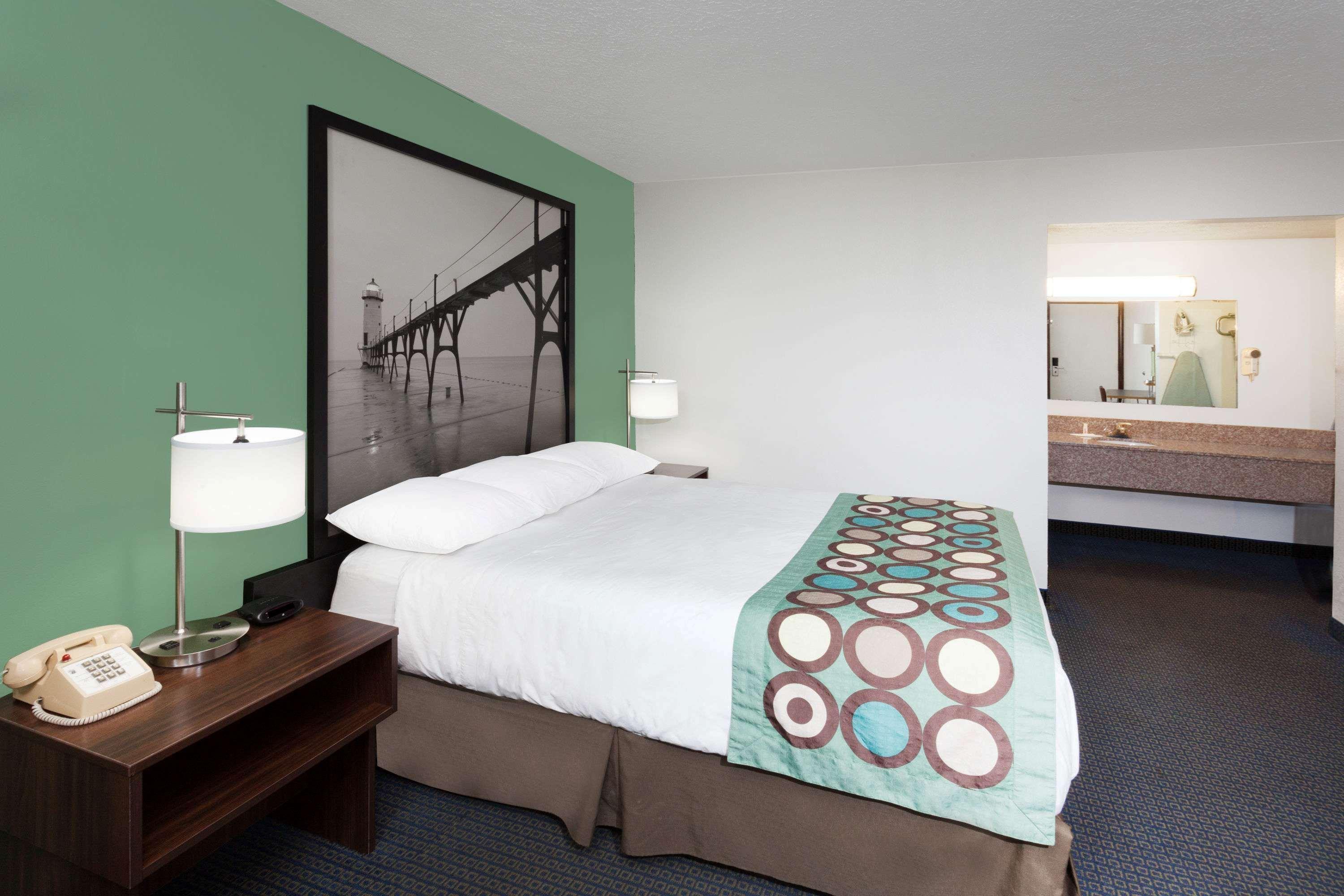 Super 8 By Wyndham Stevensville St Joseph Eksteriør bilde